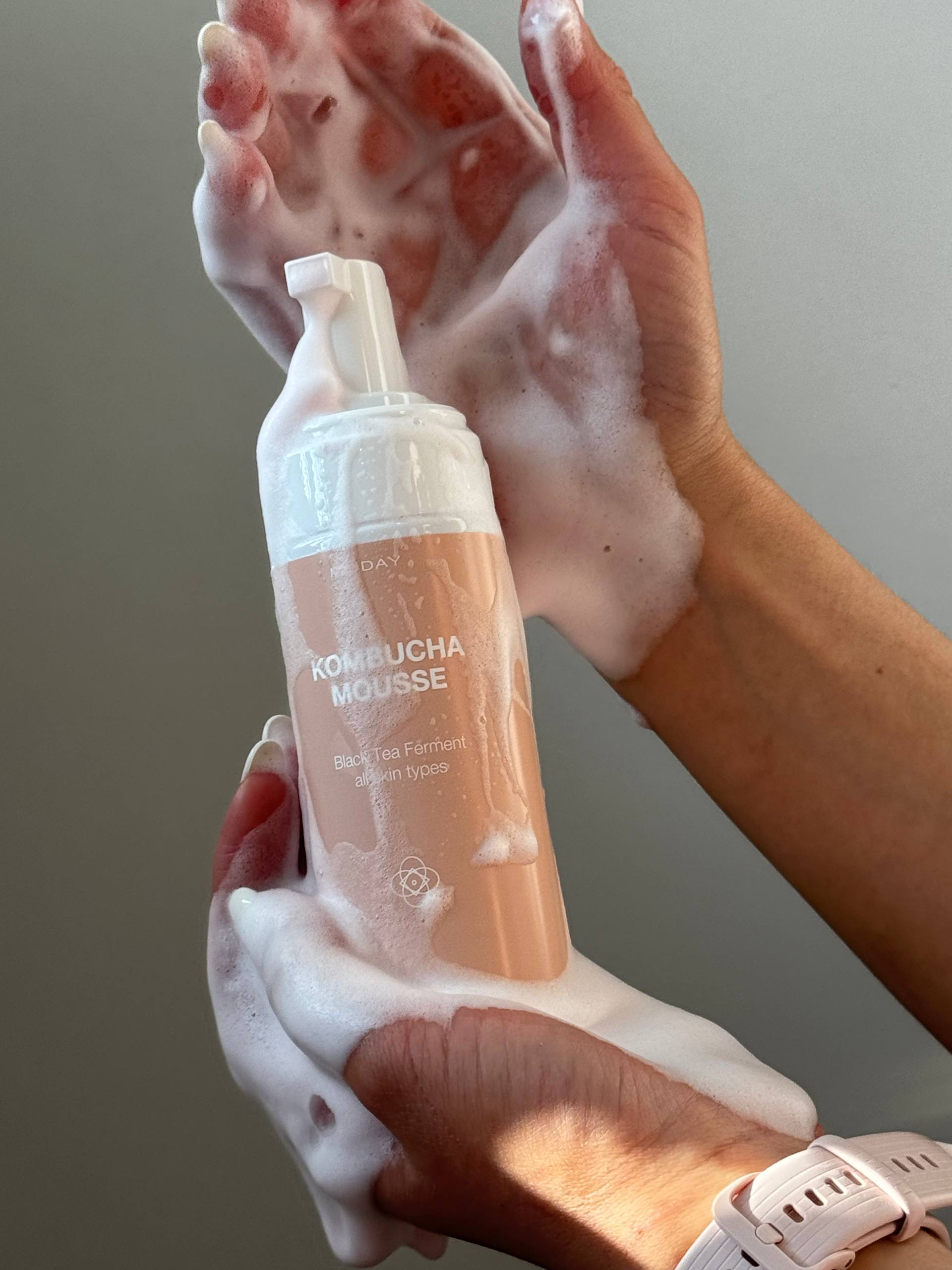 Очищуючий мус для обличчя MODAY Kombucha Cleansing Mousse