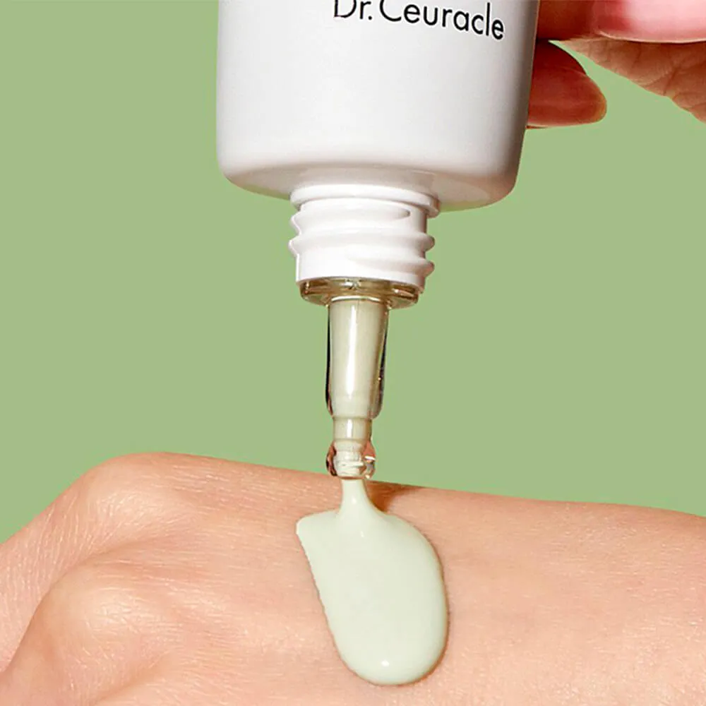 Сонцезахисний крем для нейтралізації почервонінь з екстрактом чайного дерева SPF 50+ PA++++