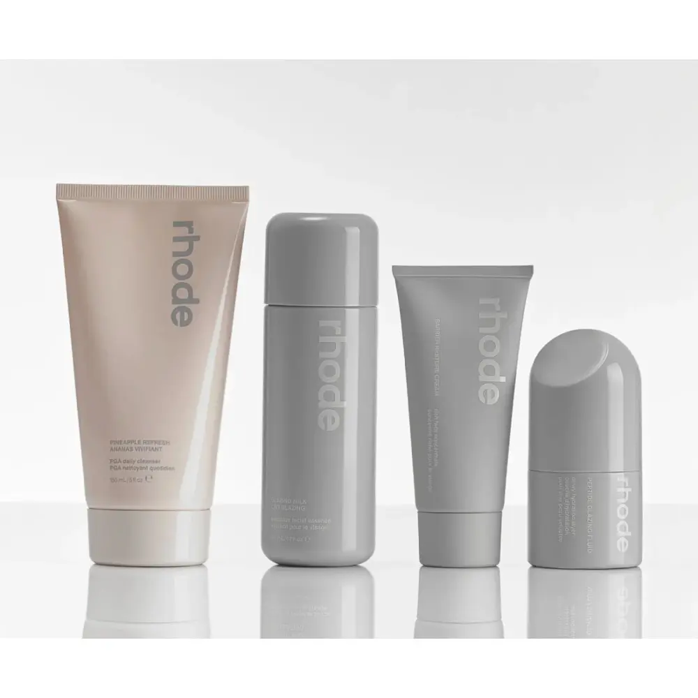 Набір косметичка з 4 продуктами Rhode Four Daily Skin Essentials Kit