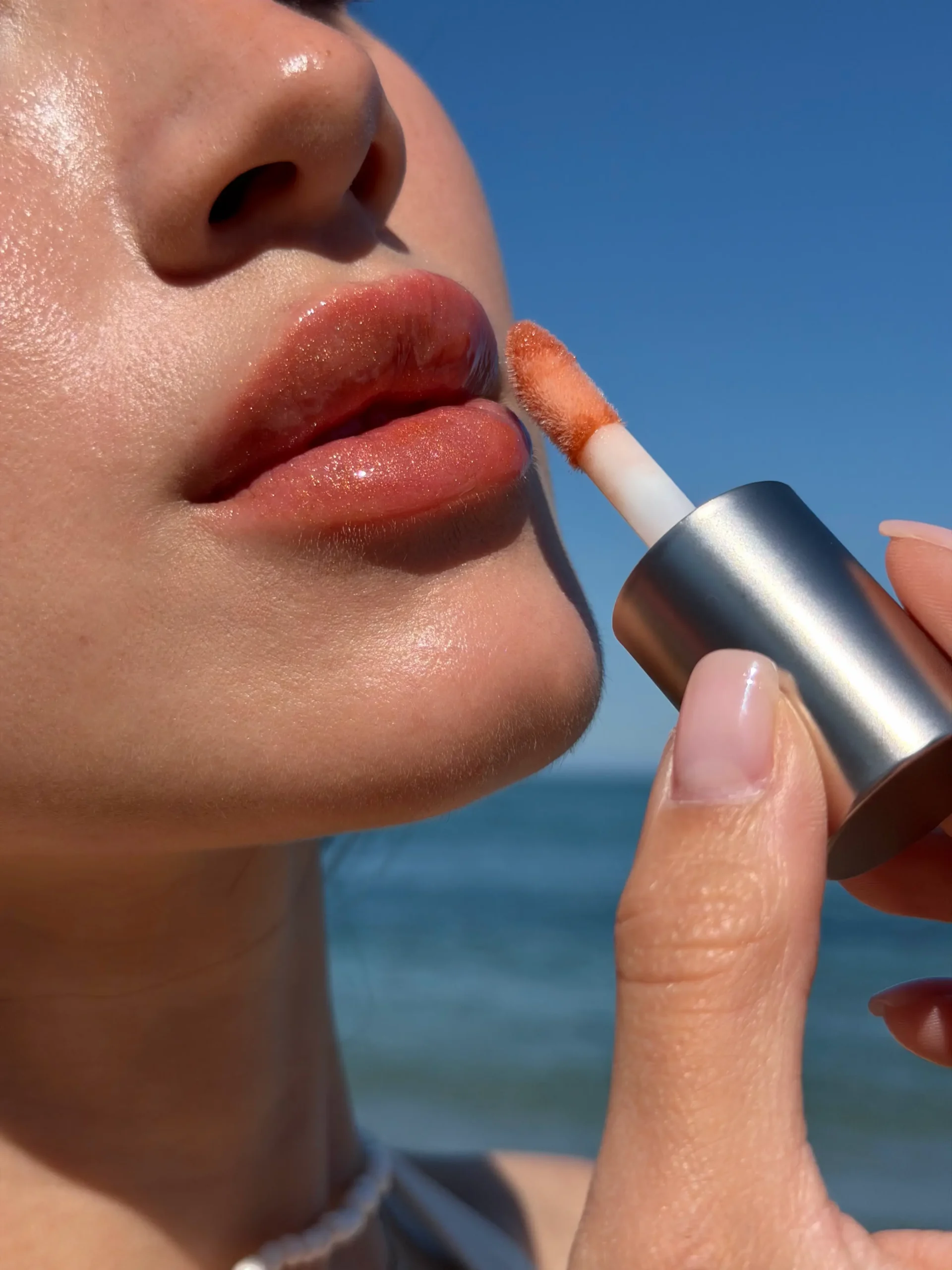 Блиск для губ HEDONIC Peptide Lip Gloss “Golden hour” limited edition