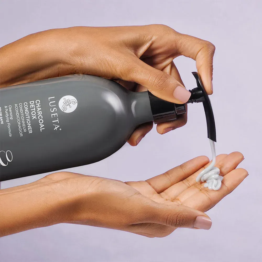 Кондиціонер зволожуючий для гладкості Luseta Beauty Charcoal Detox 500 мл