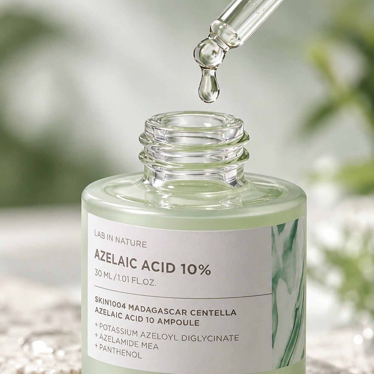 Заспокійлива сироватка з азелаїновою кислотою SKIN1004 Azelaic Acid 10 Ampoule 30ml